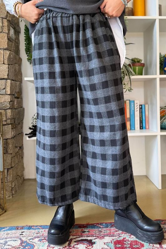 Nora Brushed Cotton Gingham Kick Pant Black